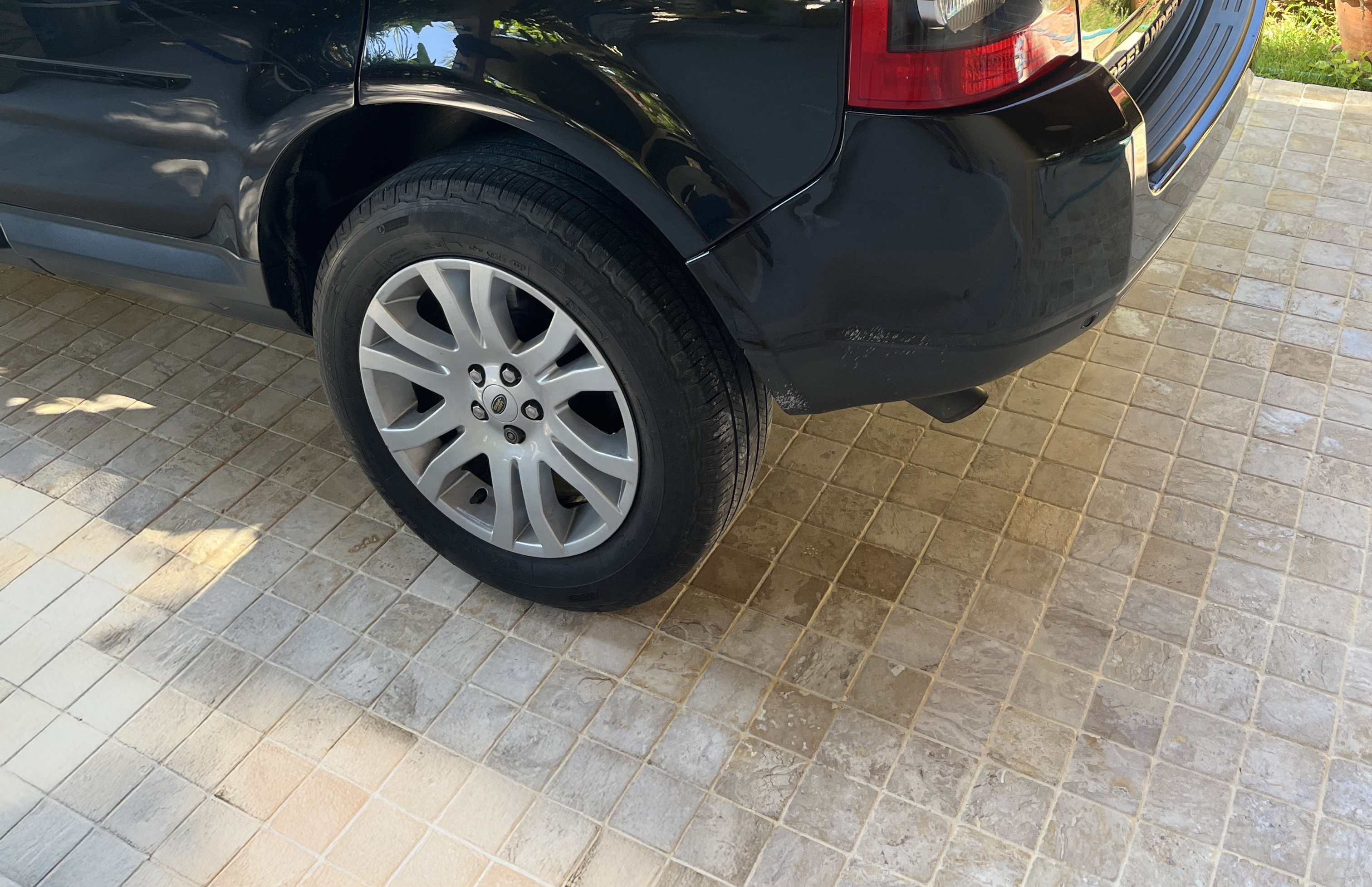 Mae Phim Residence cobblestone motor court Land Rover travertine Rayong Thailand